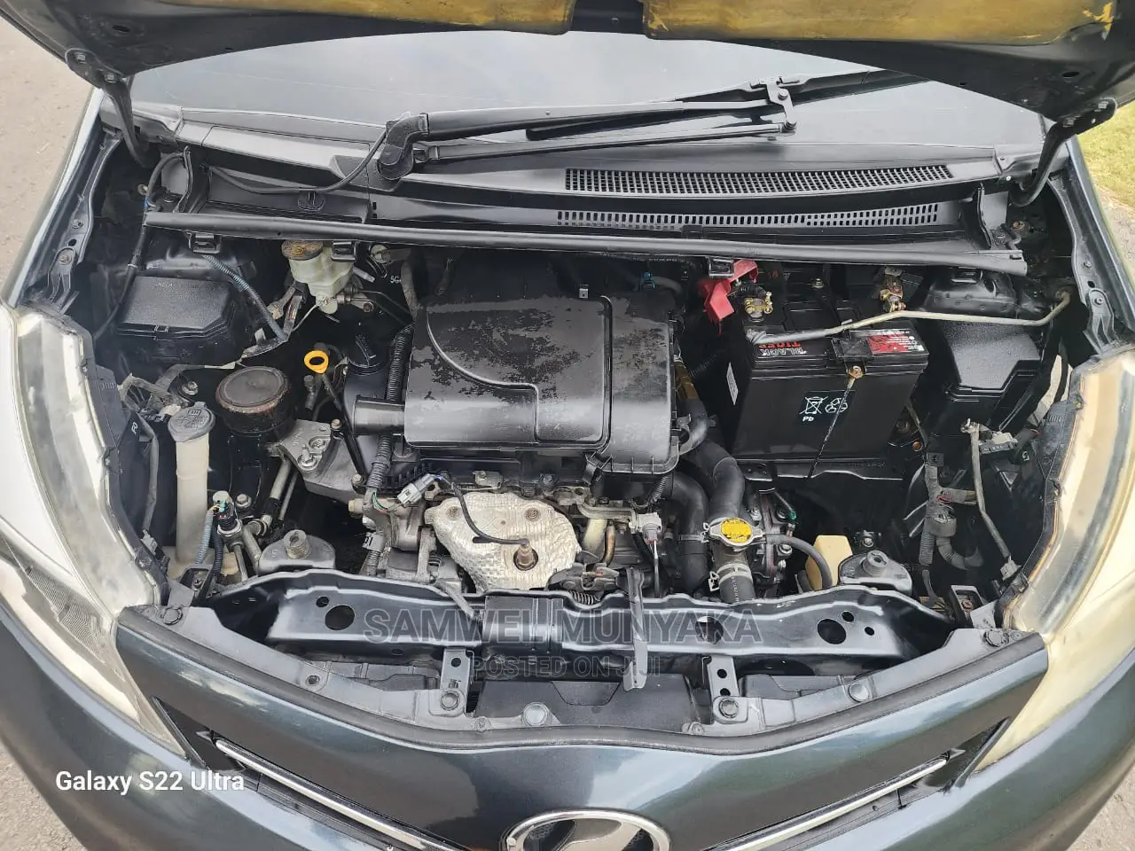 Toyota Vitz 1.0 FWD 5dr 2011 Black
