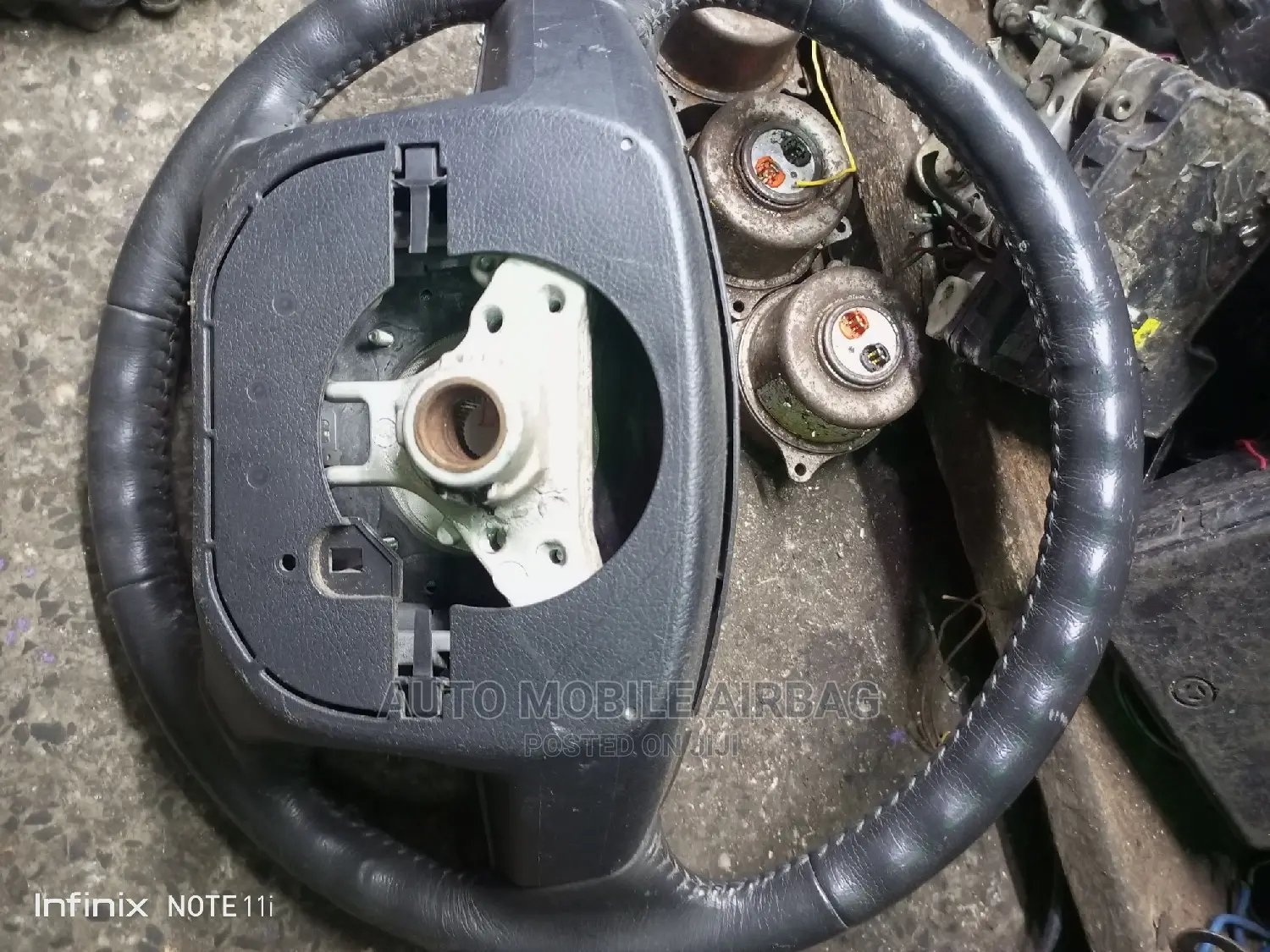 Toyota Estima Steering Airbags