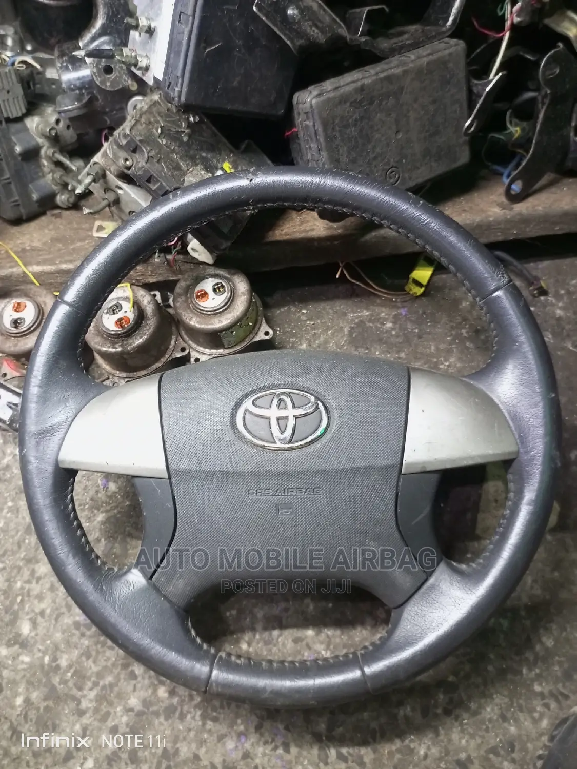 Toyota Estima Steering Airbags