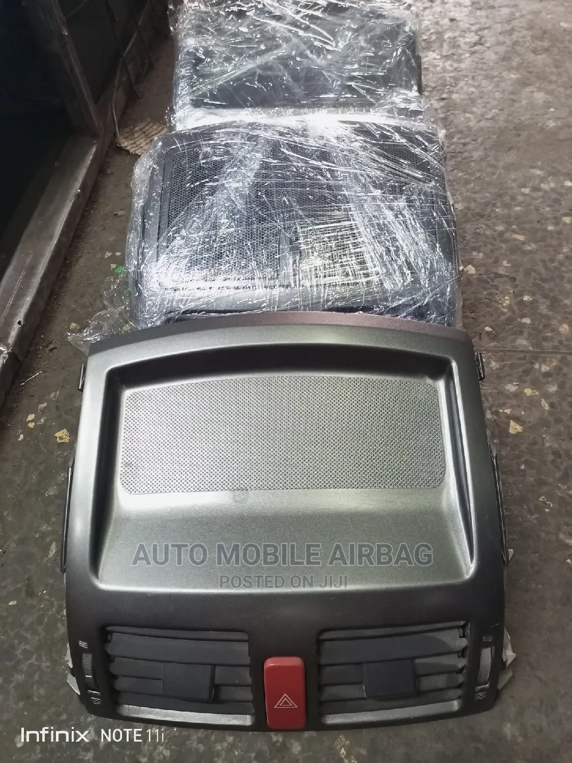 Auris Dashboard Cover With Hazzard Button