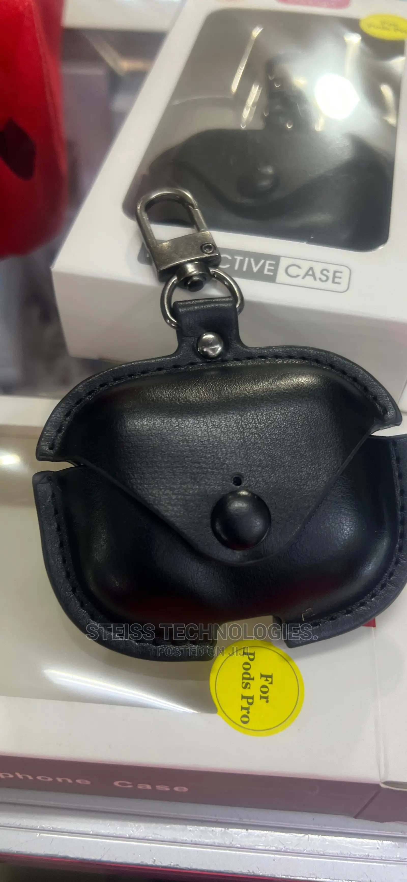 Airpods Pro Black Leather Casing.