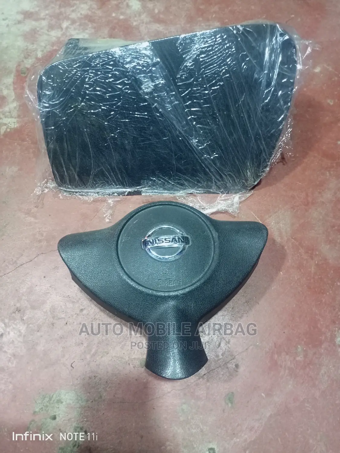 Nissan Juke Dashboard Airbags and Steering Airbags