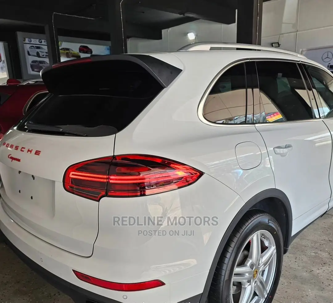 Porsche Cayenne 2016 Pearl