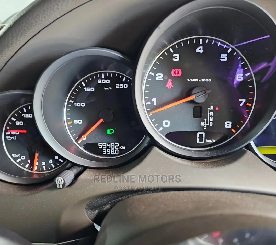 Porsche Cayenne 2016 Pearl