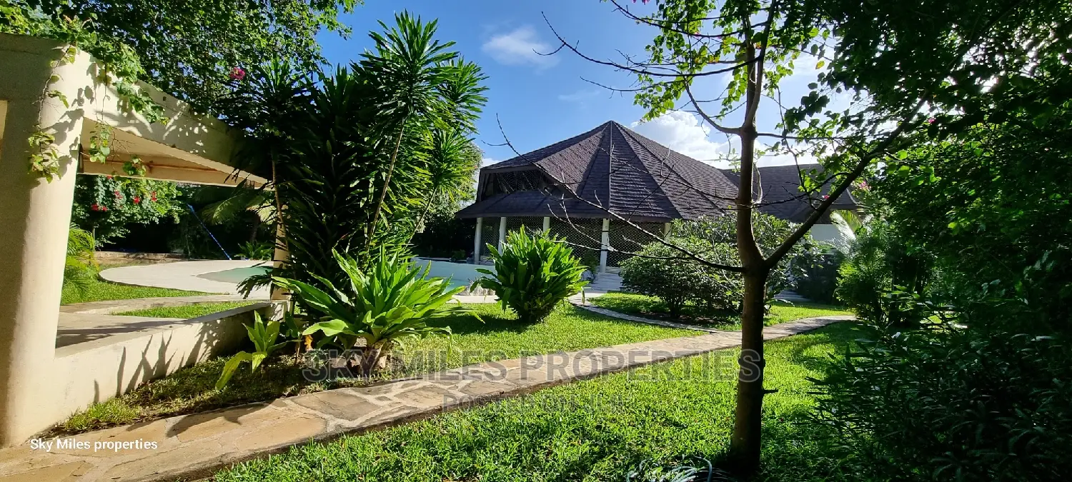 Furnished 5bdrm Villa in Diani Reef, Ukunda for sale