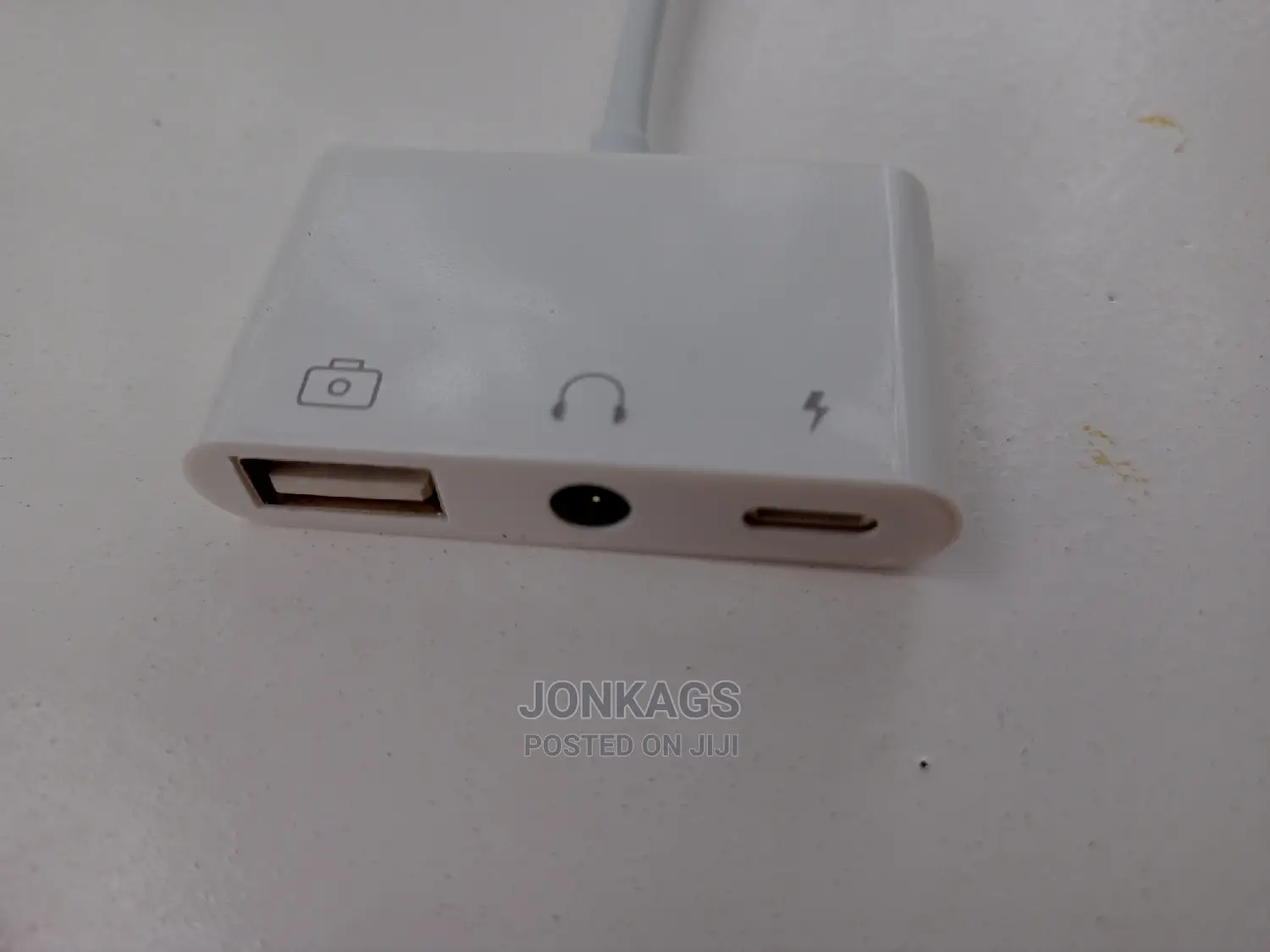 Apple Lighting to USB+ 3.5mm Audio Jack + Lighting Charging