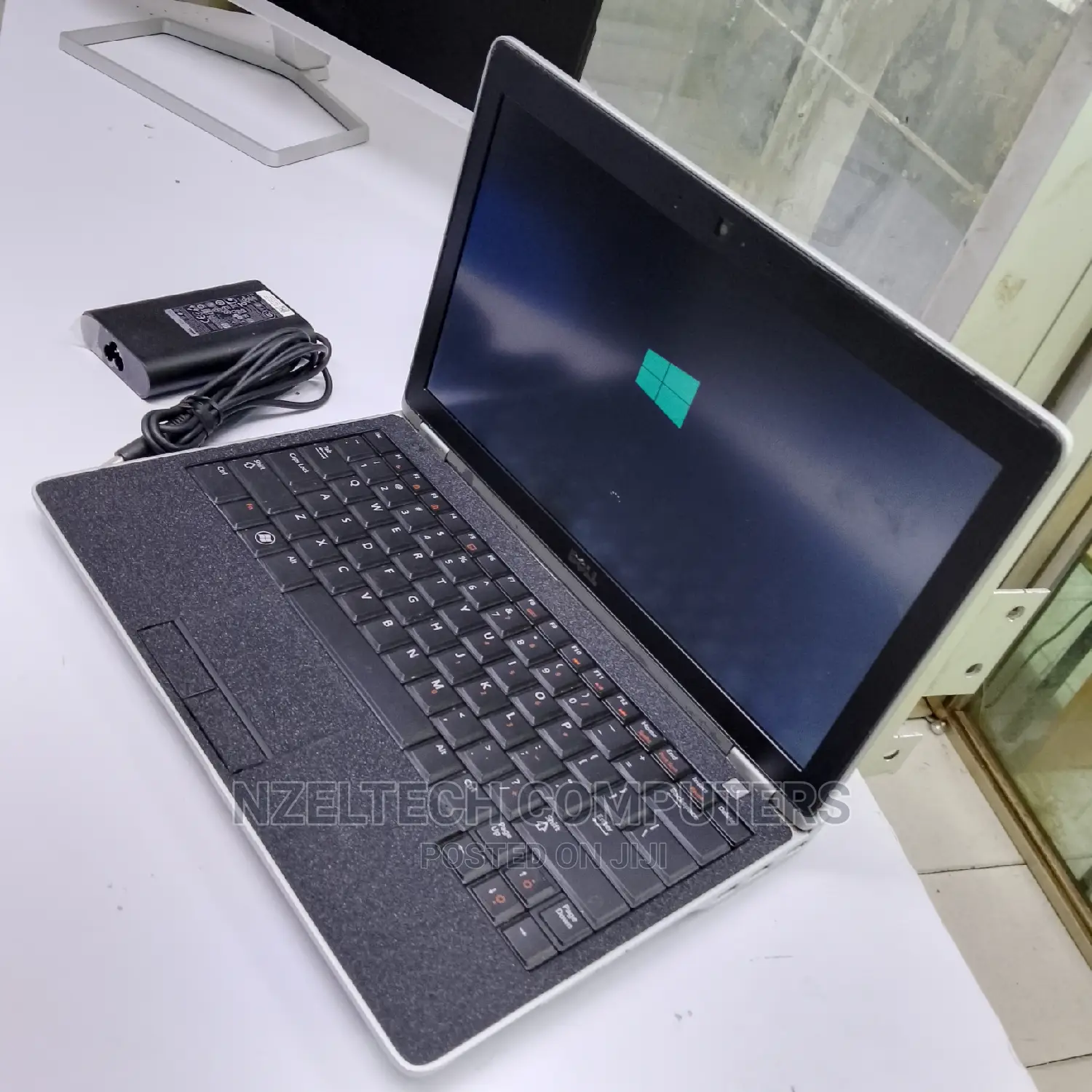 Laptop Dell Latitude E6220 4GB Intel Core I7 HDD 500GB