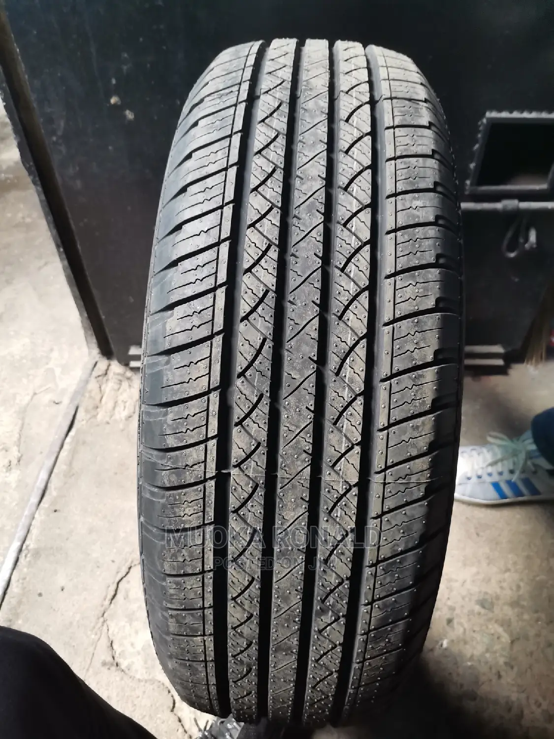 235/65r18 Maxtrec Tyre