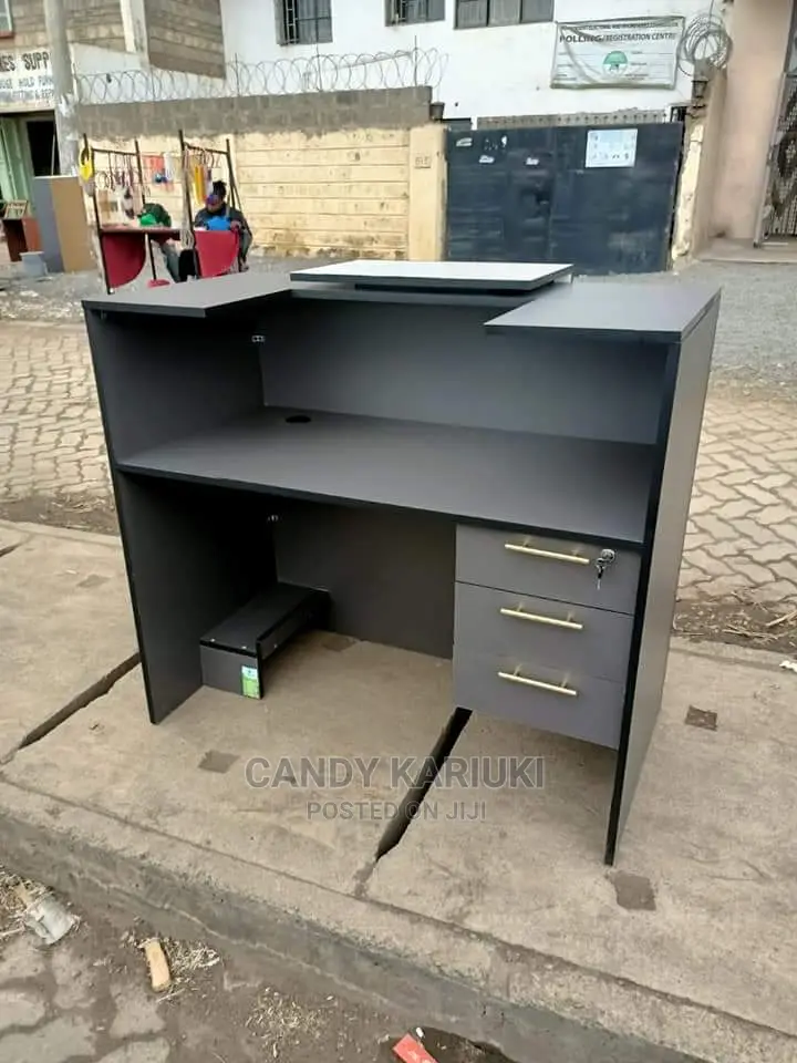 1.4m Reception Desk