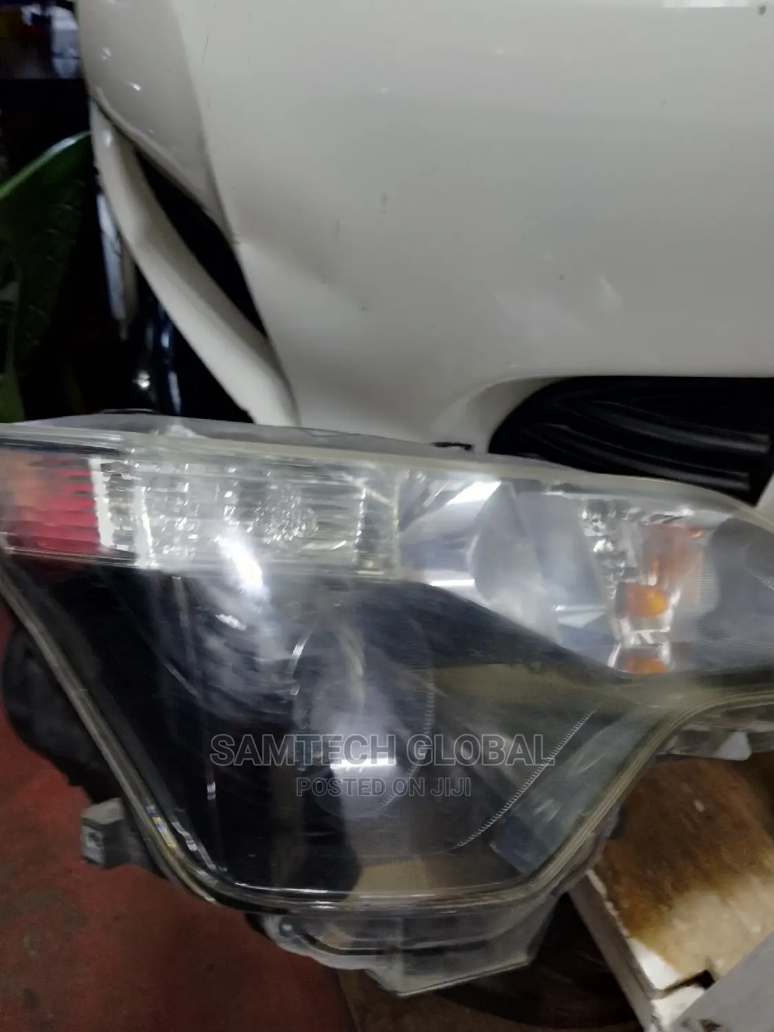 Toyota Spade Quality Headlight 