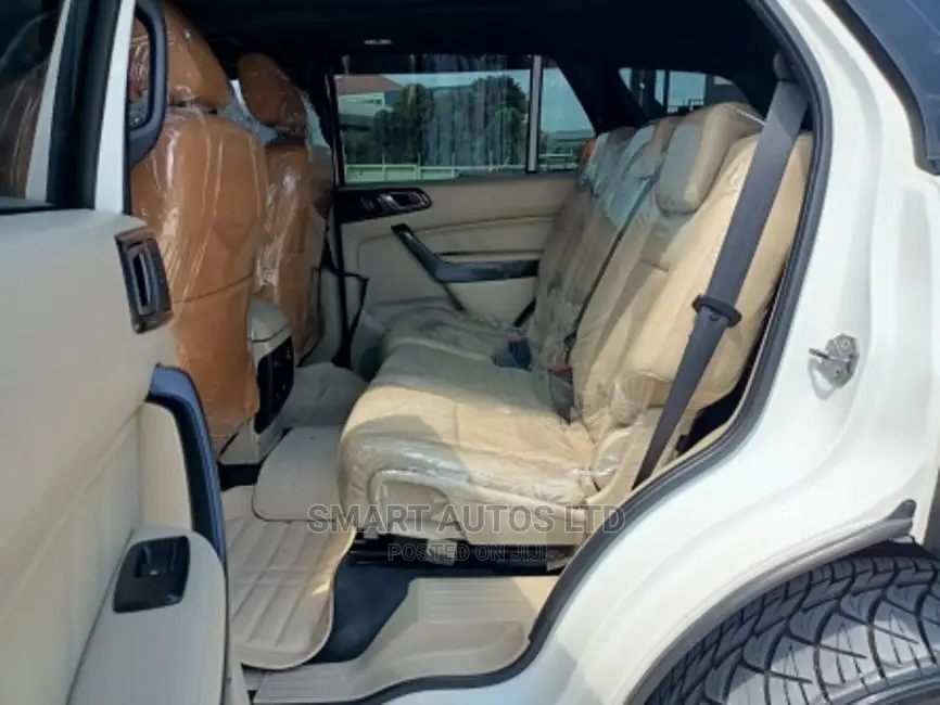 Ford Everest 2016 White
