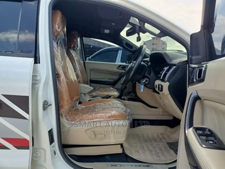 Ford Everest 2016 White