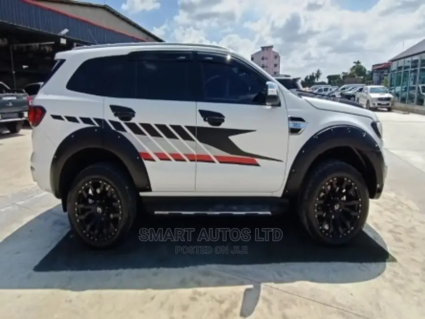 Ford Everest 2016 White
