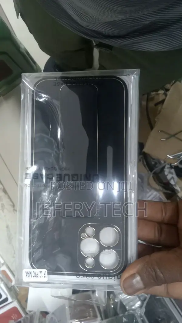 iPhone12 Pro Max Wrist Strap Fashion Classy Phone Case