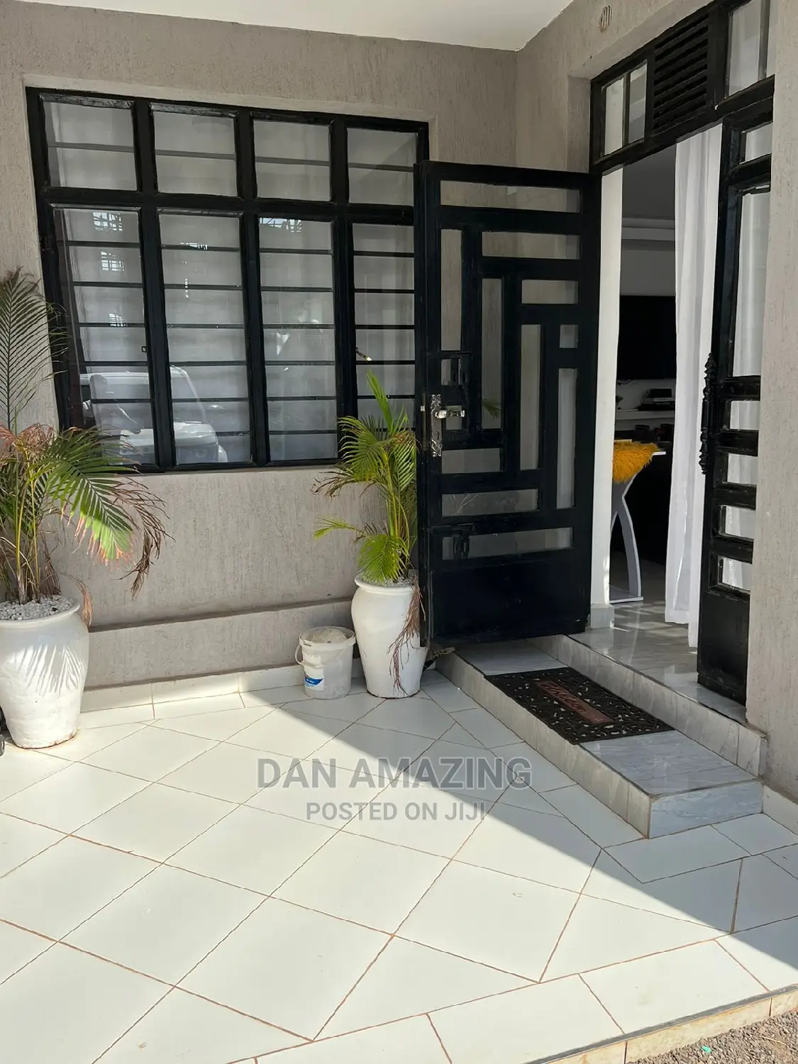 6bdrm Maisonette in Membley Estate for sale