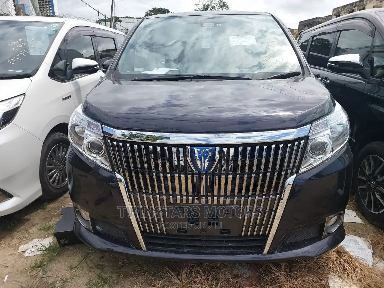 Toyota Esquire 1.8 FWD Hybrid (7 seater) 2017 Black