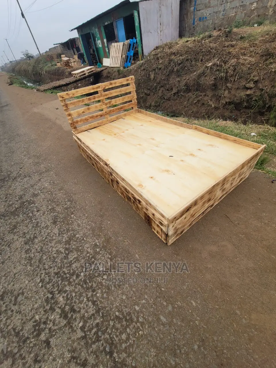 Pallet Bed- 4*6 Detachable Bed