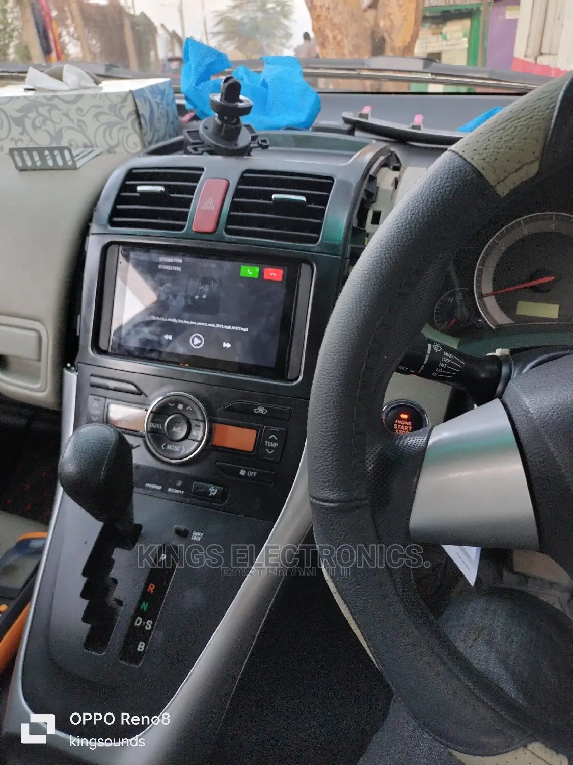 Toyota Auris Screen Installation.