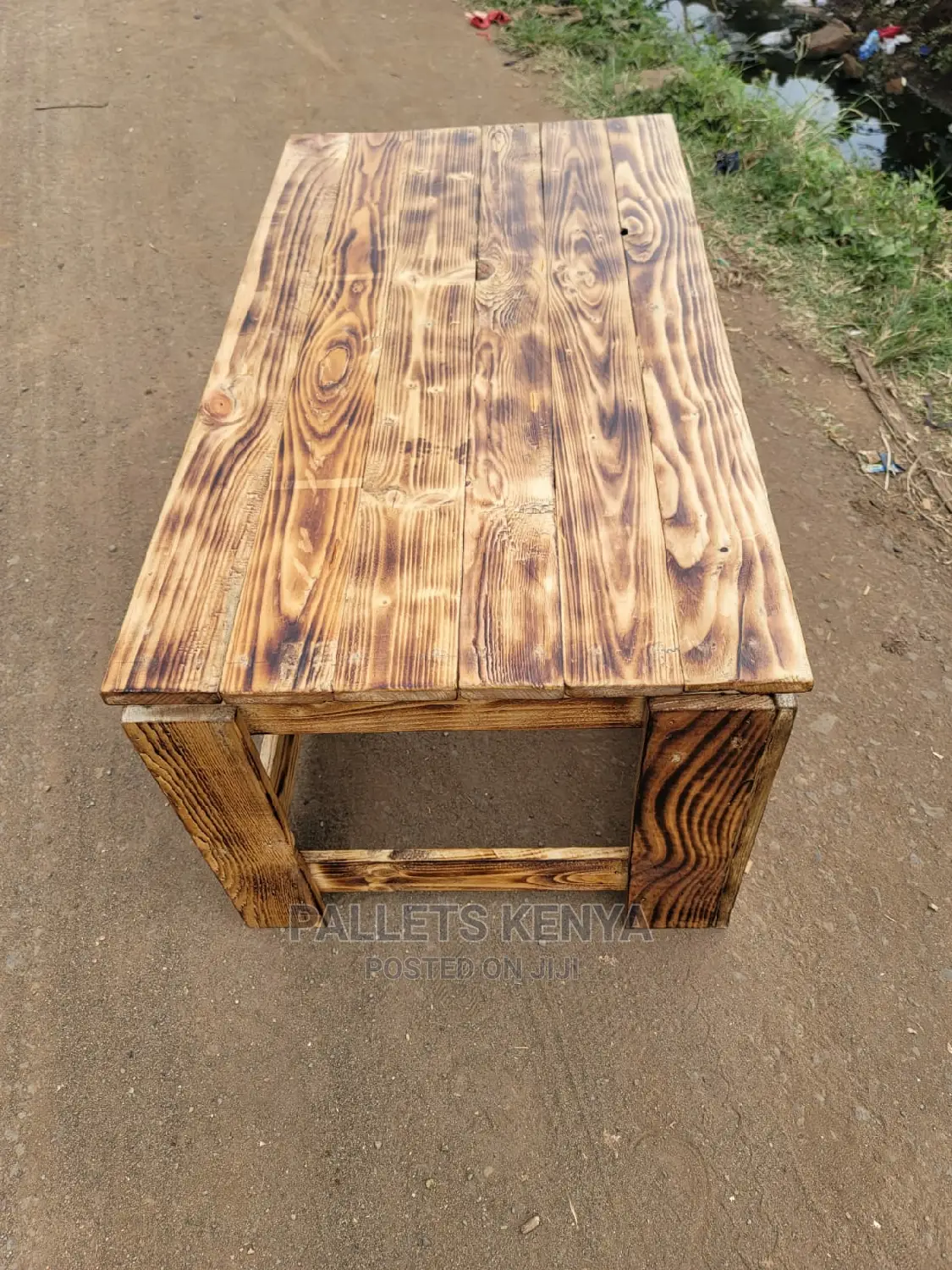 Pallet Table- DBC,