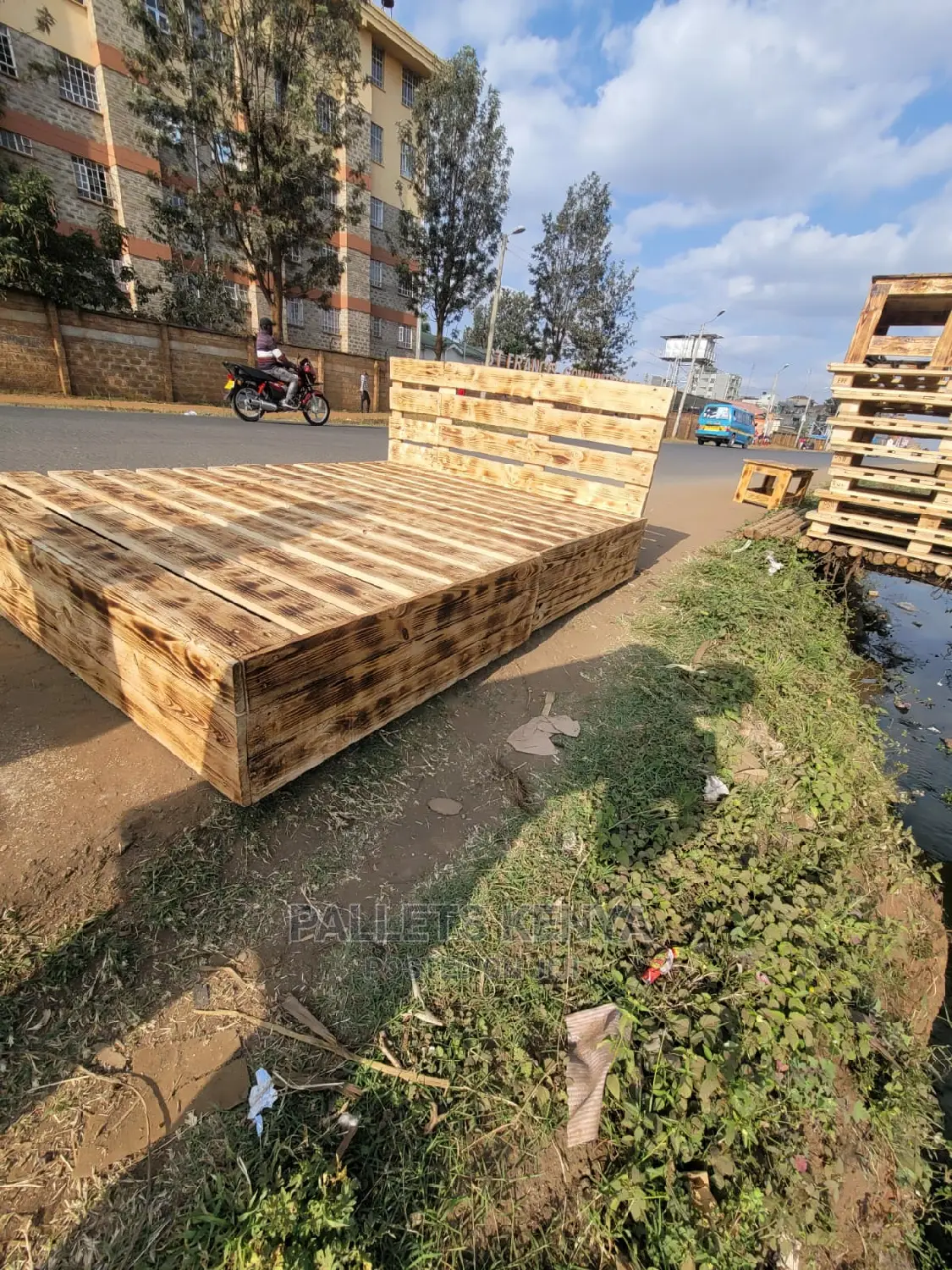 Pallet Bed 5*6- Detachable (Szf)