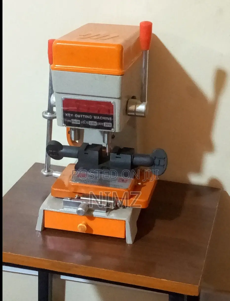 Electric Key Cutting/ Duplicating Machine
