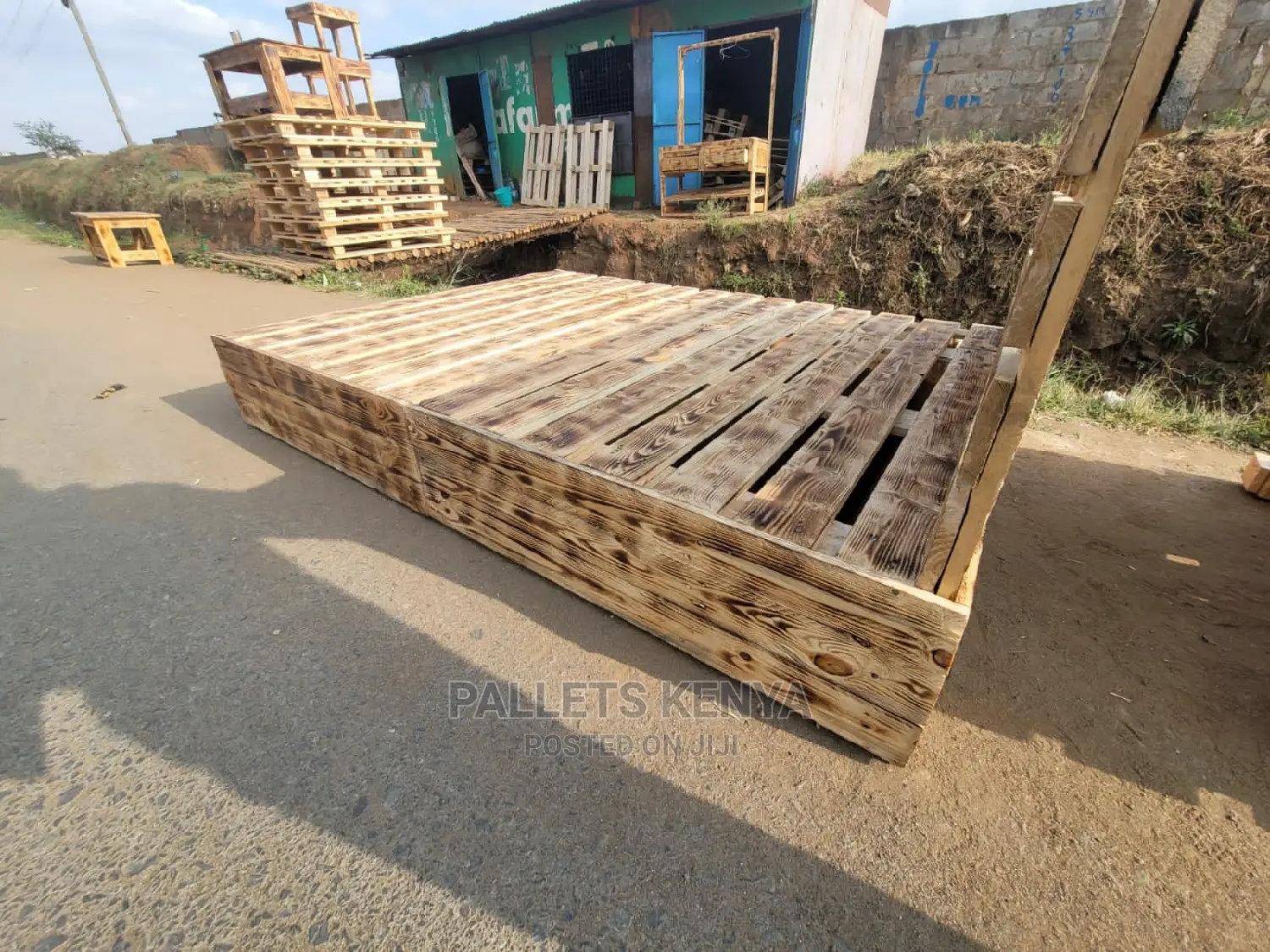 Pallet Bed- 5*6 With Drawers ( TLG)
