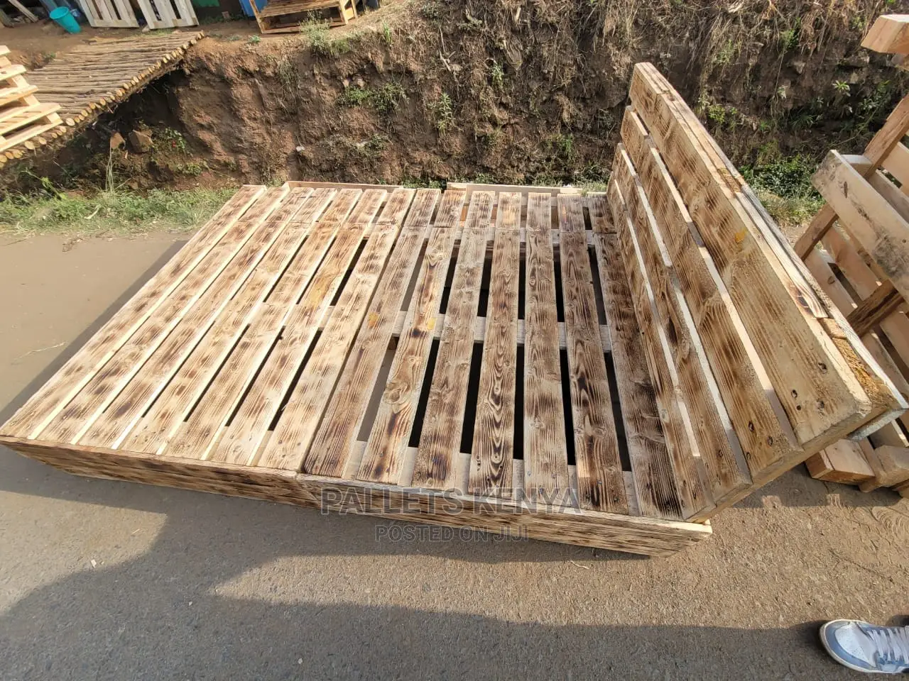 5*6 Pallet Bed- With Drawers ( KLW)