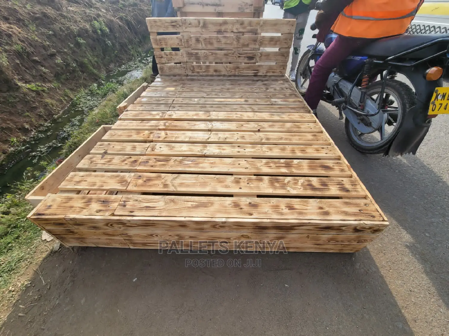 Pallet Bed- 5*6 (Detachable With Drawers ).Kitn