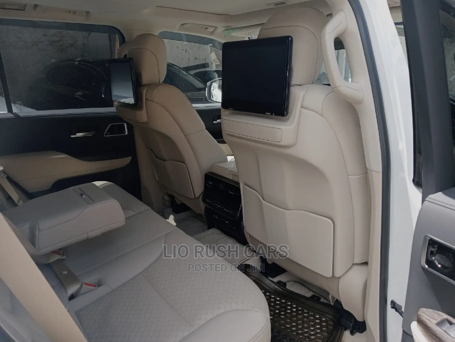 Toyota Land Cruiser 2022 White