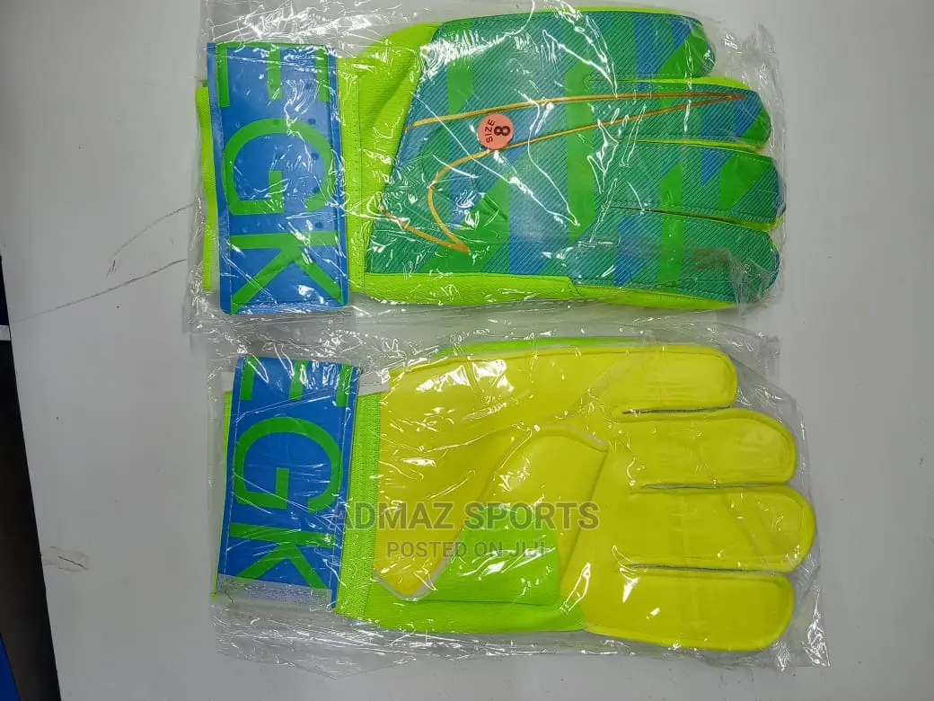 Kids Goalkeeper Gloves
