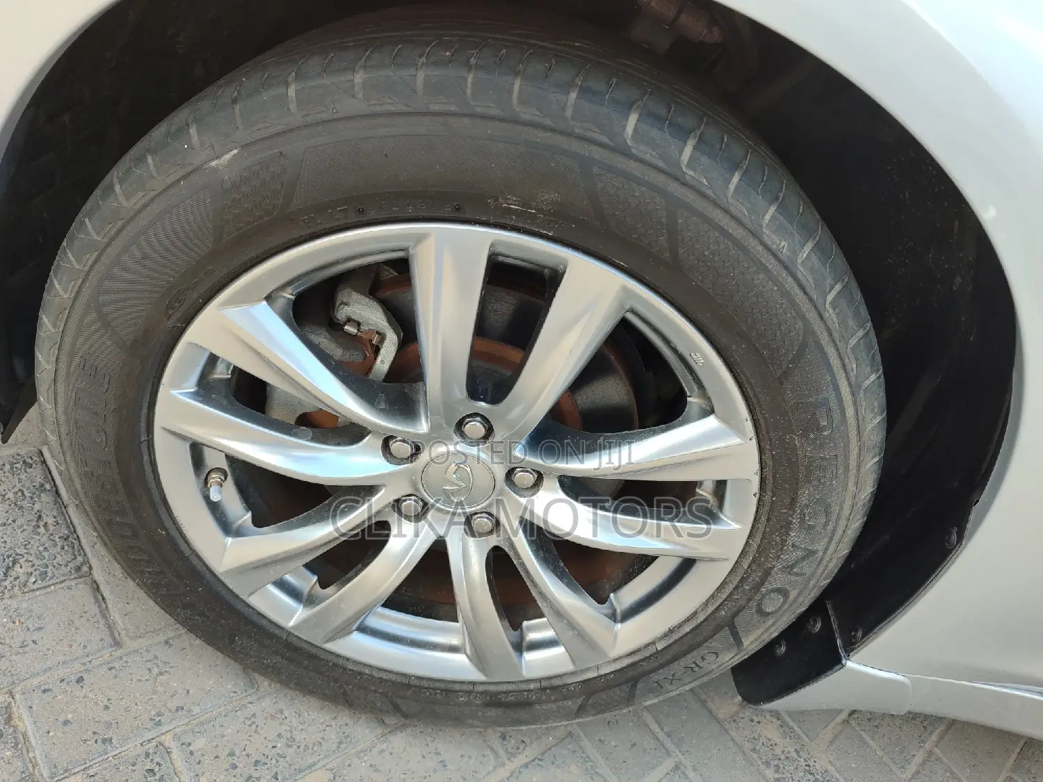 Nissan Fuga 2016 Silver