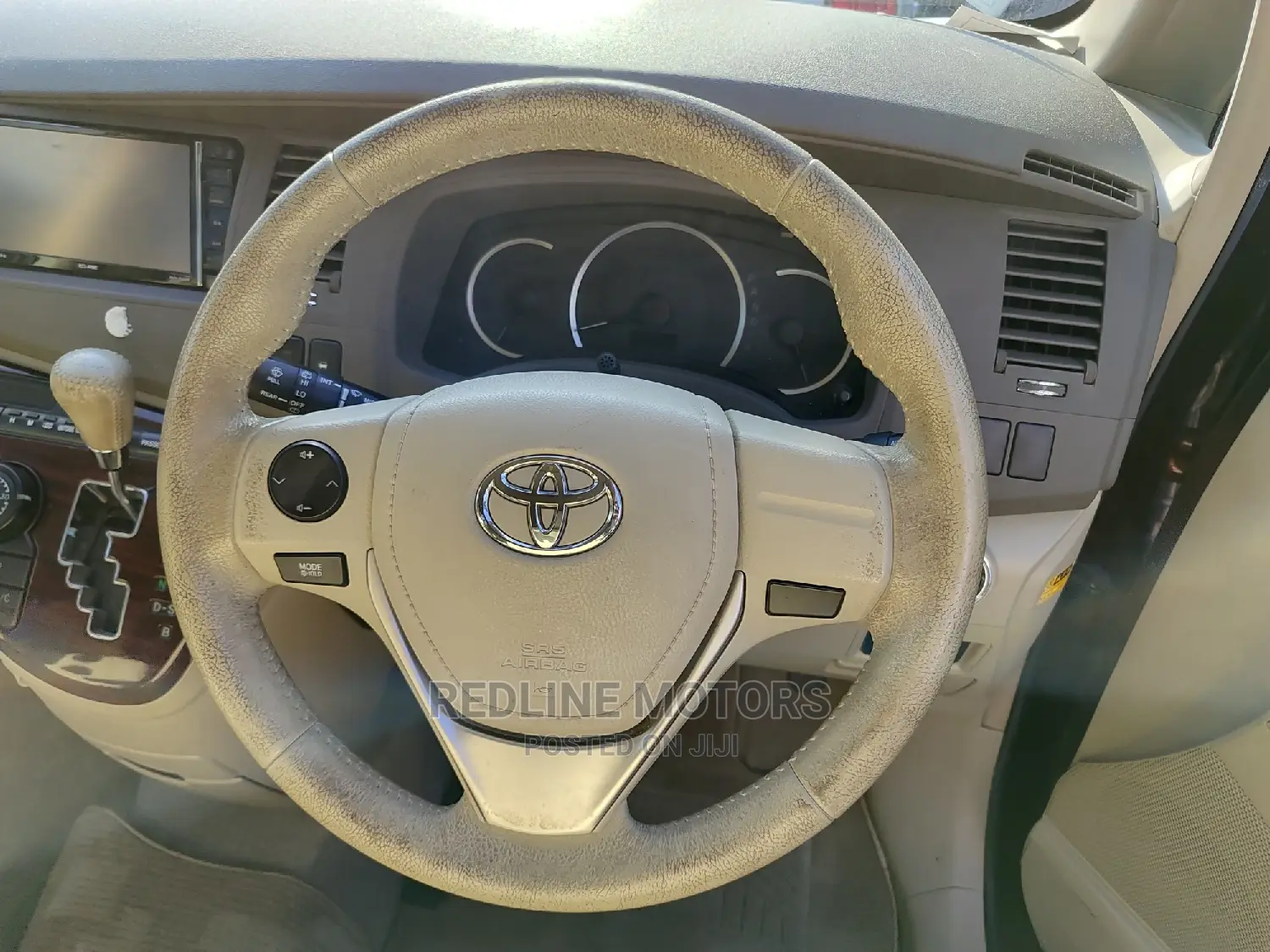 Toyota ISIS 1.8 L G-edition 4WD 2016 Brown