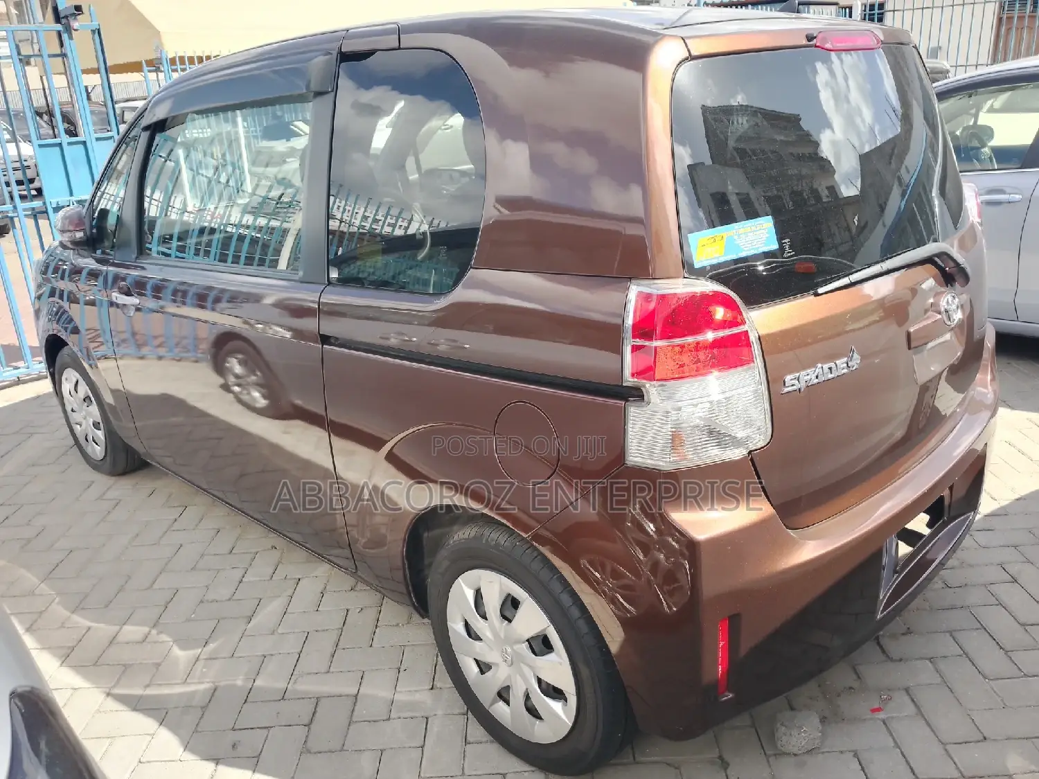 Toyota Spade 2015 Brown