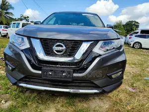Nissan X-Trail 2.0 Petrol FWD 2016 Gray