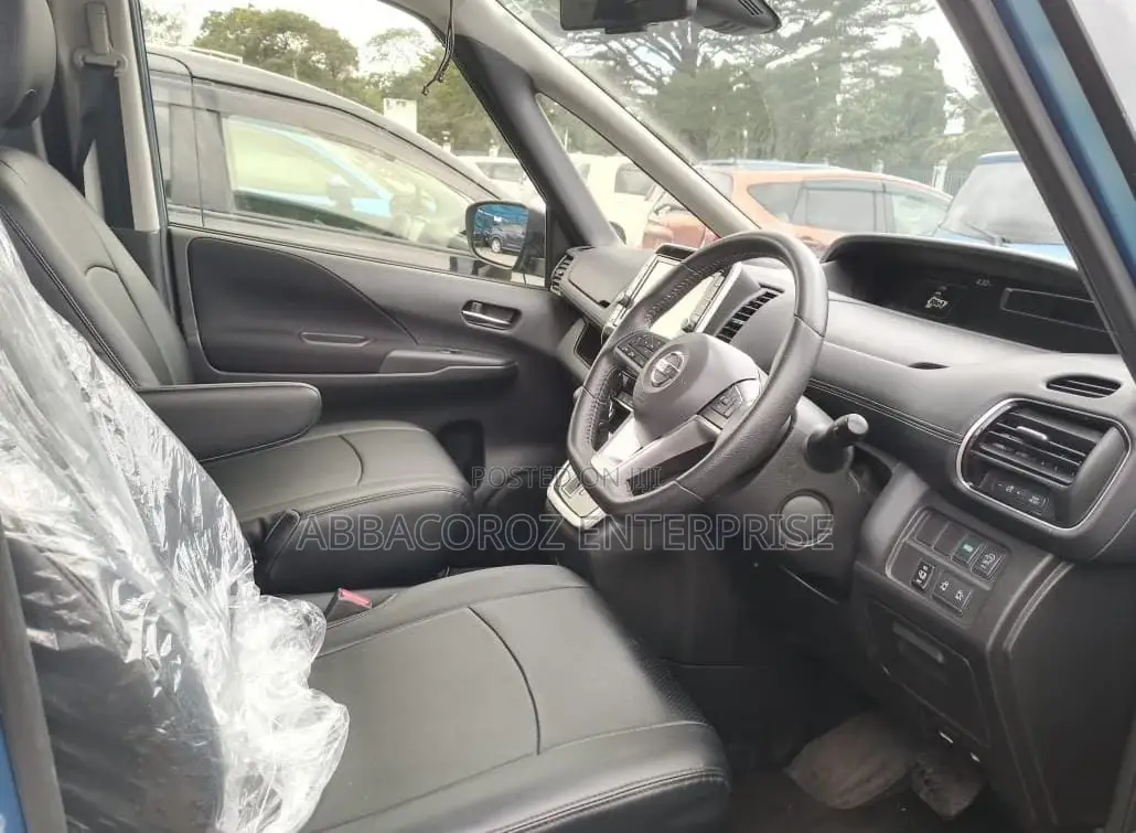 Nissan Serena 2015 Blue