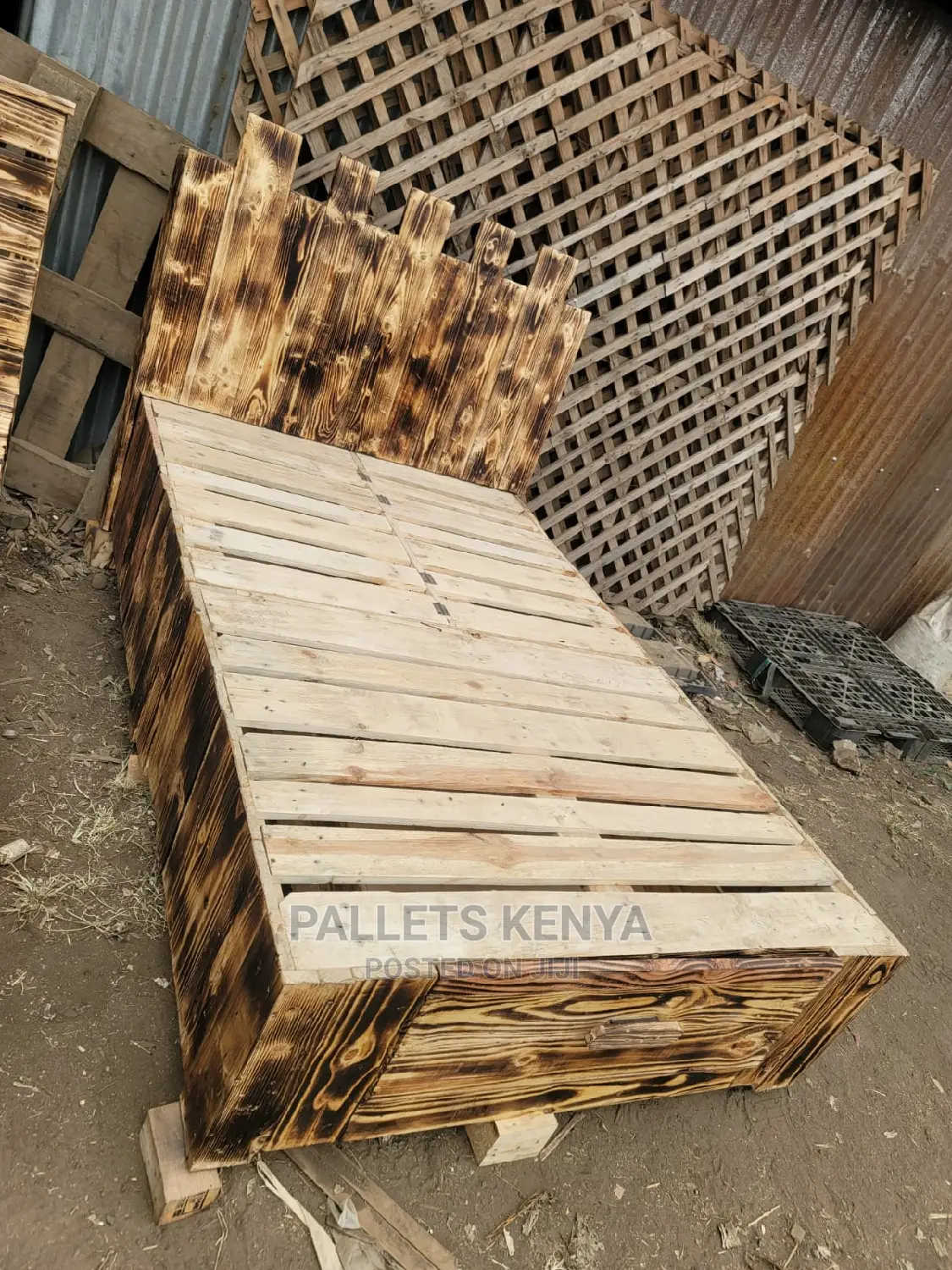 Pallet Bed- Detachable 4*6.