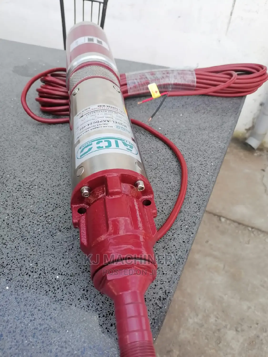 Solar Submersible Pump-Outlet 25mm/50mm -Flow 3000l/H-400w.