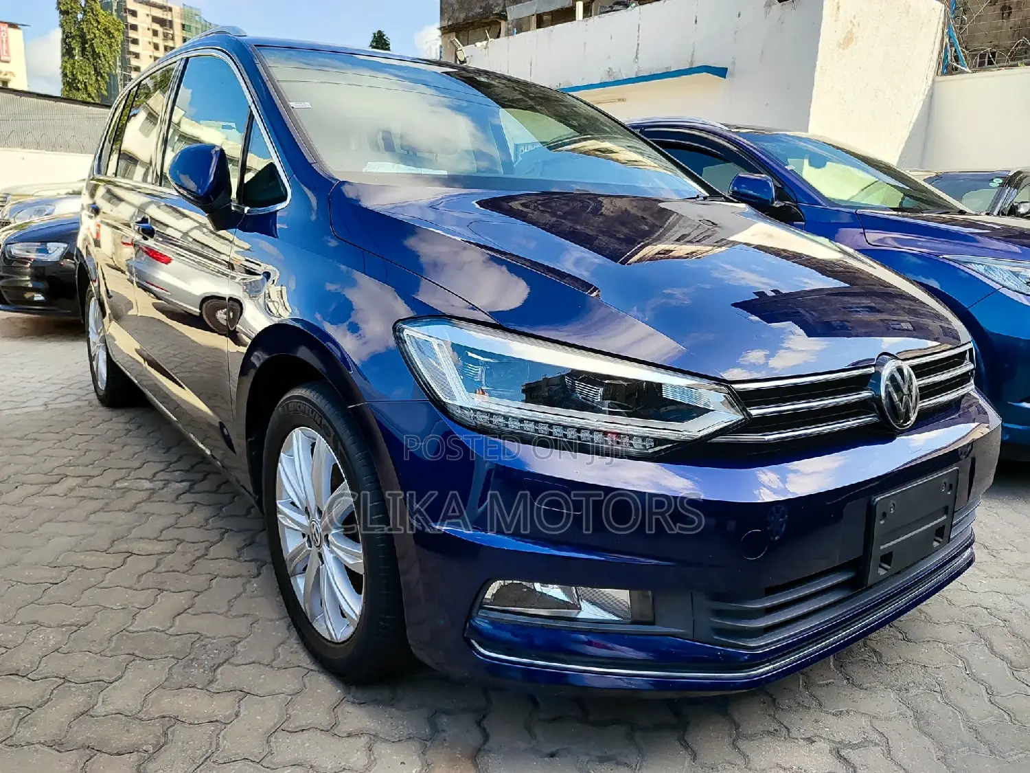 Volkswagen Touran 2016 Blue