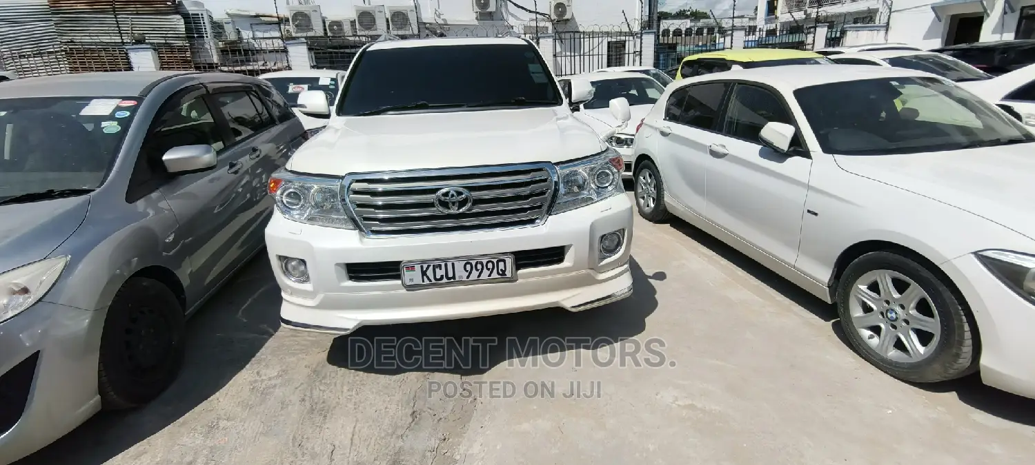 Toyota Land Cruiser 4.6 V8 ZX 2013 White