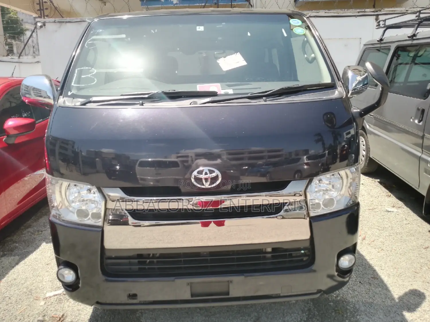 Toyota HiAce 2016 Black