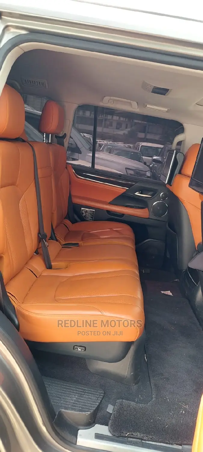 Lexus LX 570 (5 seats) AWD 2016 Silver