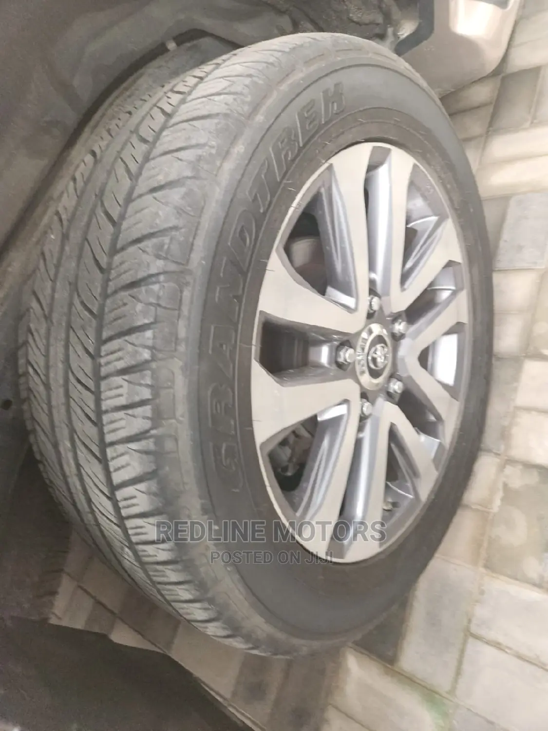 Toyota Land Cruiser 4.6 V8 ZX 2016 Silver