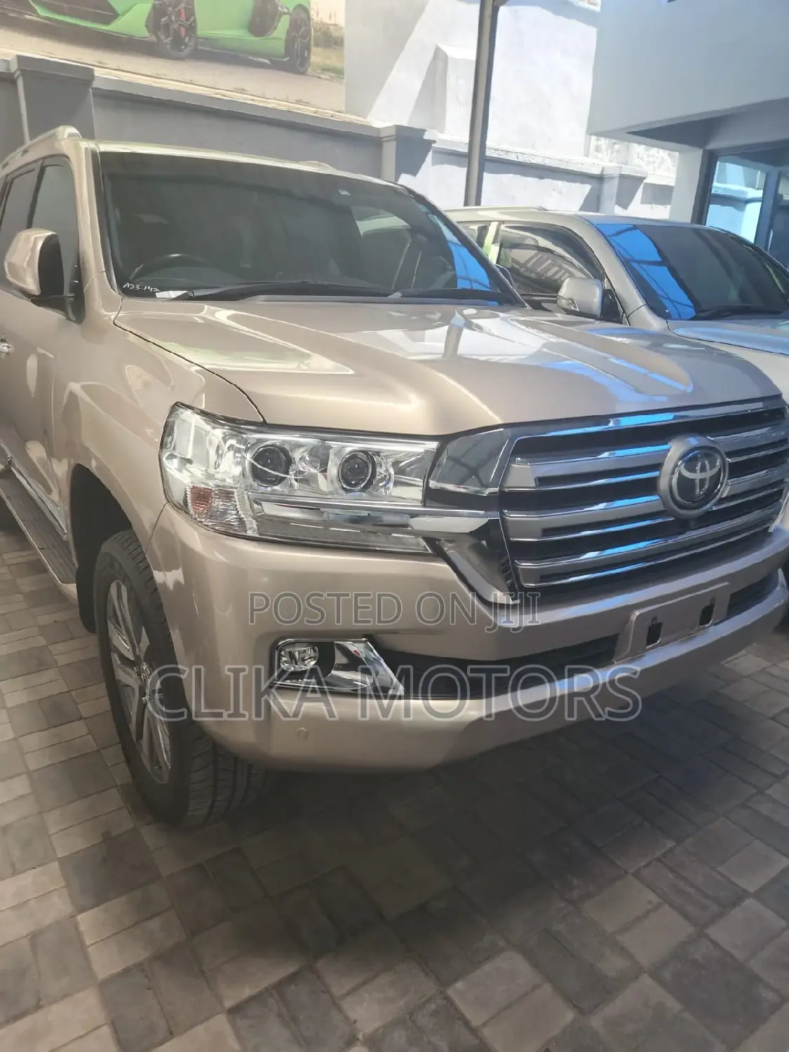 Toyota Land Cruiser 4.6 V8 ZX 2016 Silver