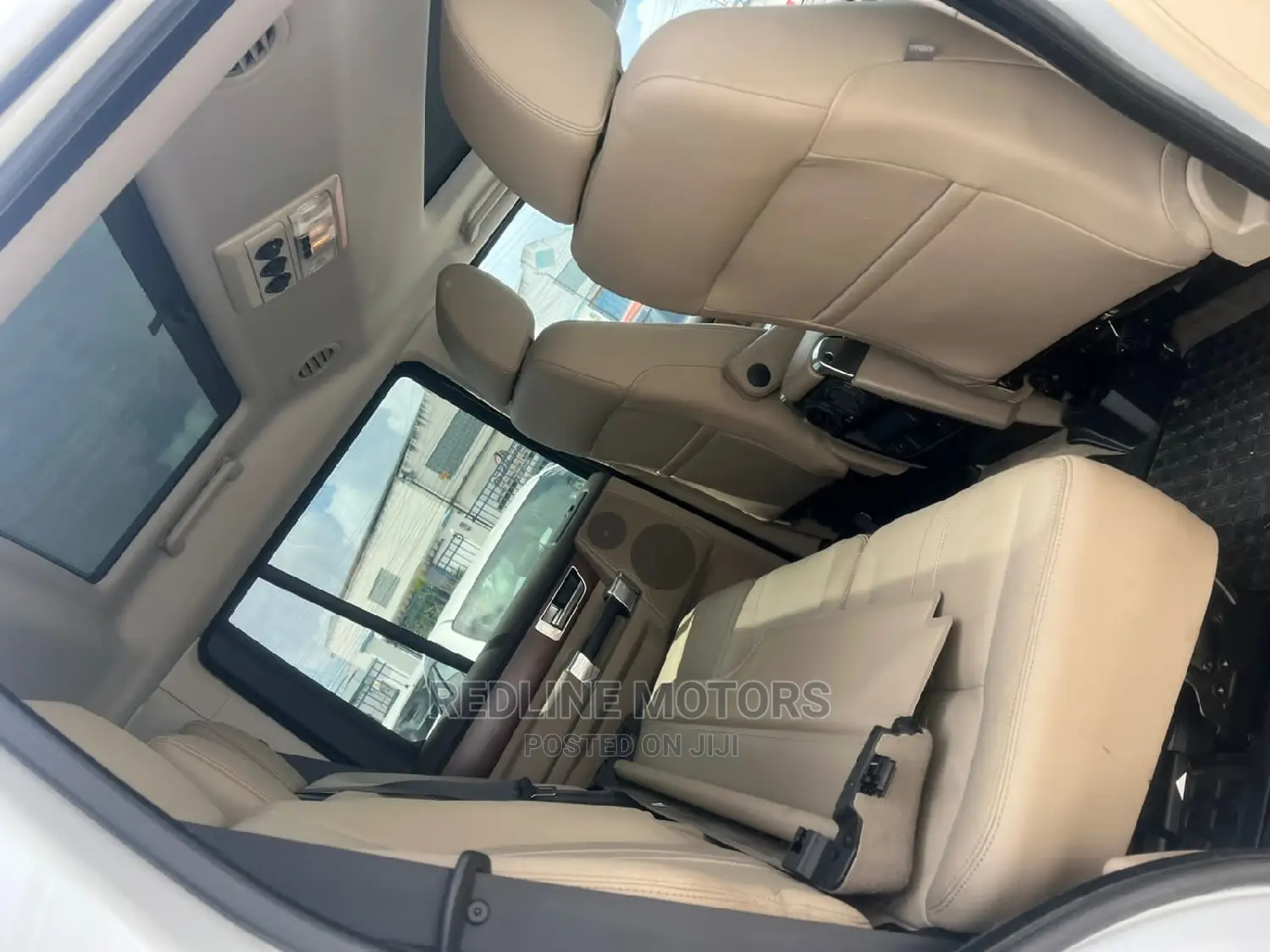 Land Rover Discovery 2016 Pearl