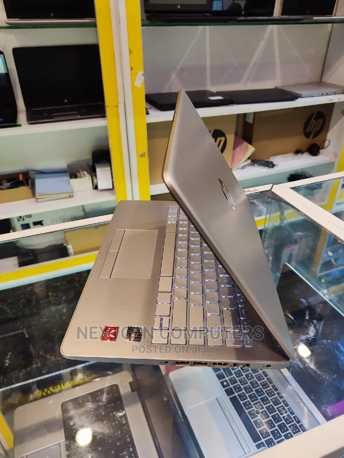 Laptop HP 14-Dq1025cl 8GB AMD Ryzen 5 SSD 256GB