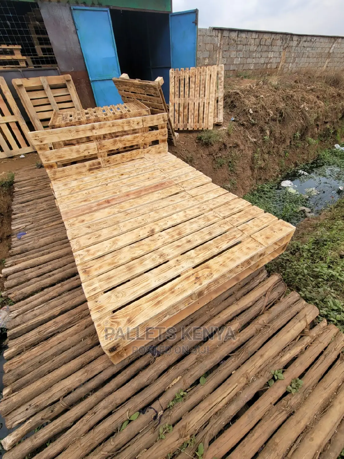 Pallet Bed-