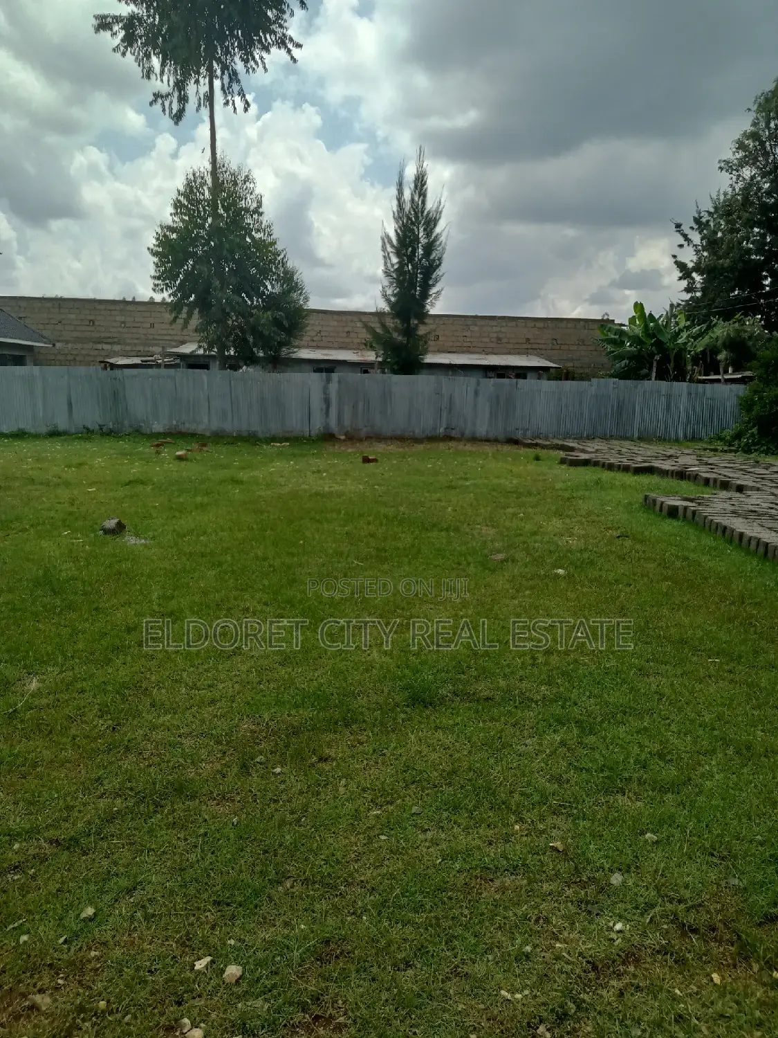 1/8 Plots Langas Less Than 200metres From Tarmac