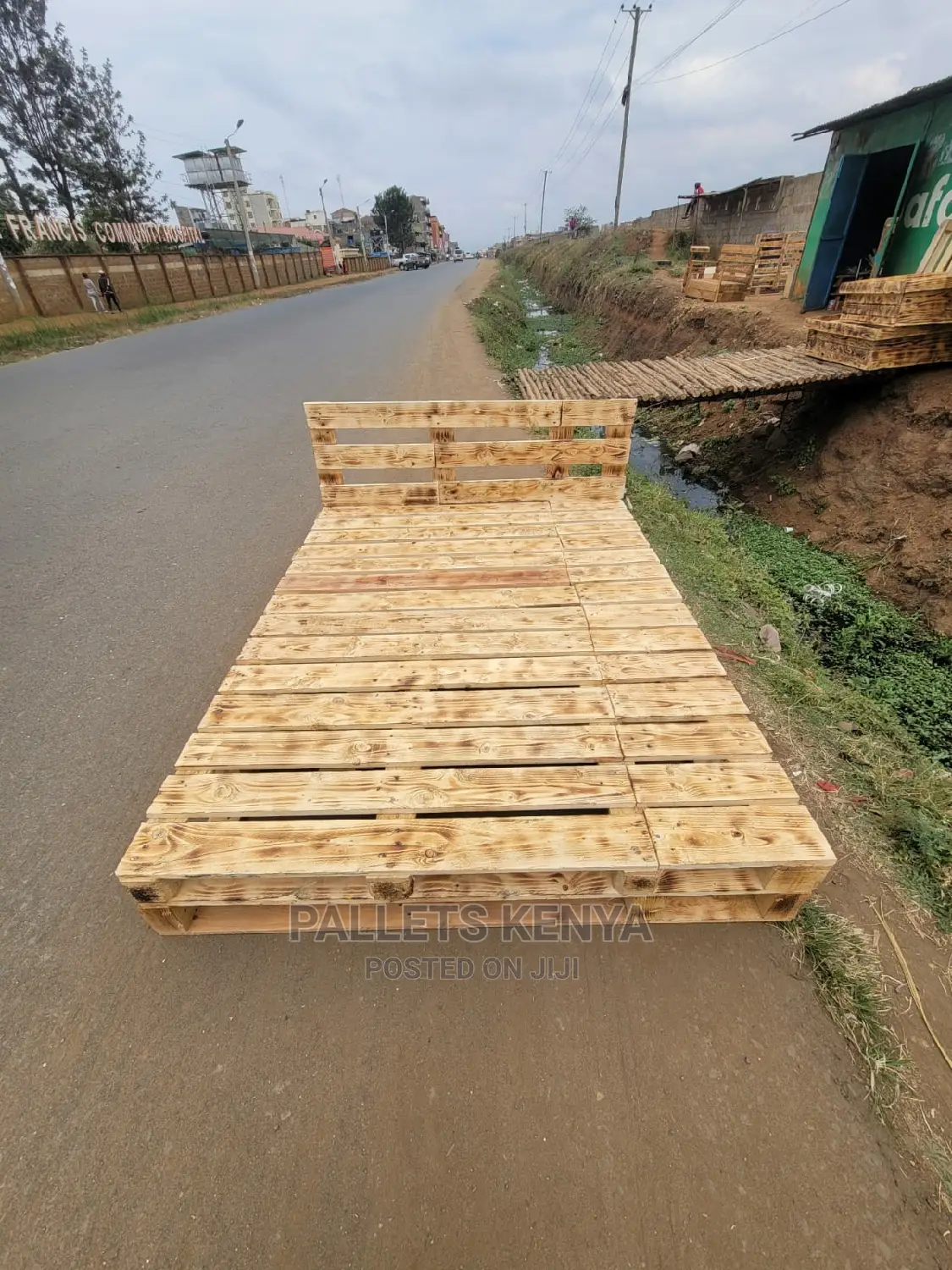Pallet Bed- 5*6 Detachable Bed- (DPC)