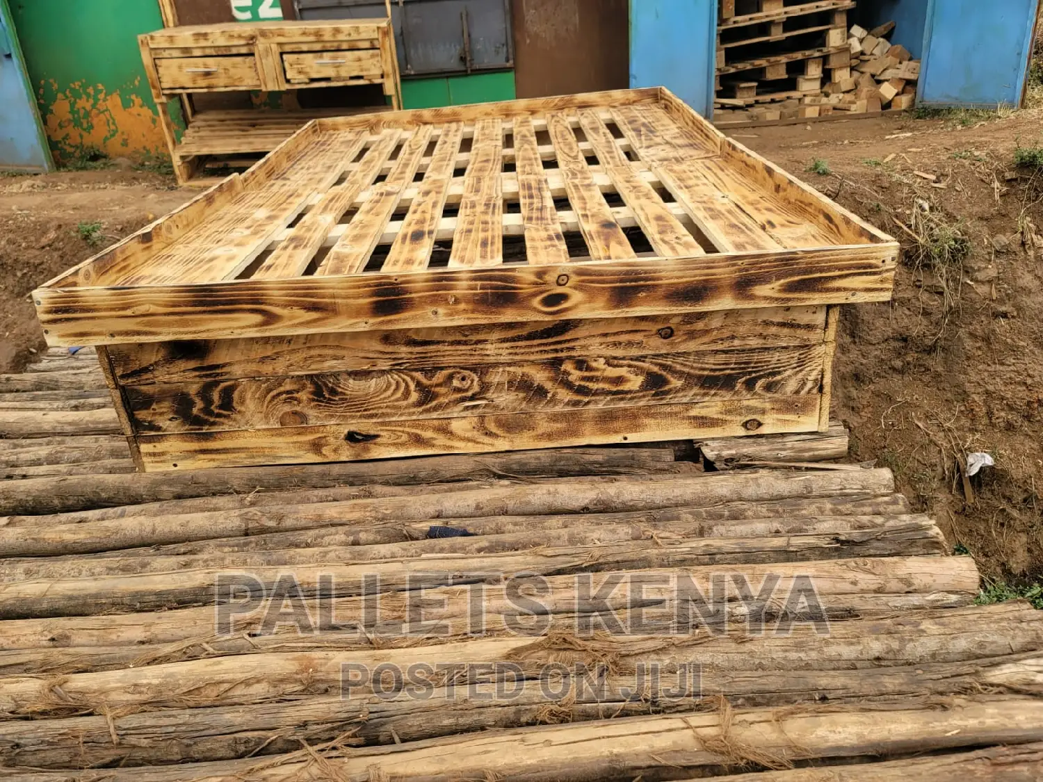Pallet Bed- Detachable Bed- (Ito)