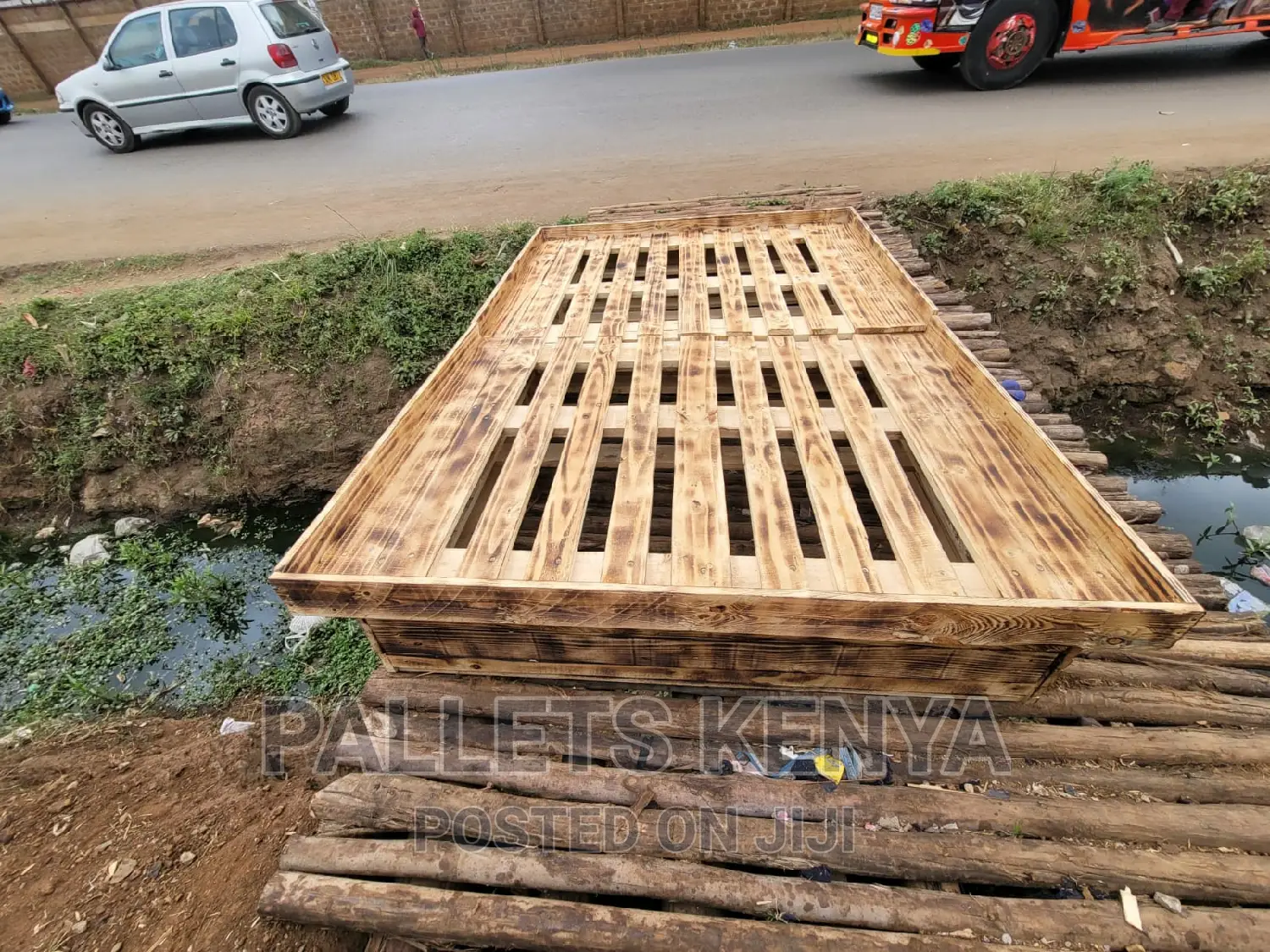 Pallet Bed- Detachable Bed- (€$¥)